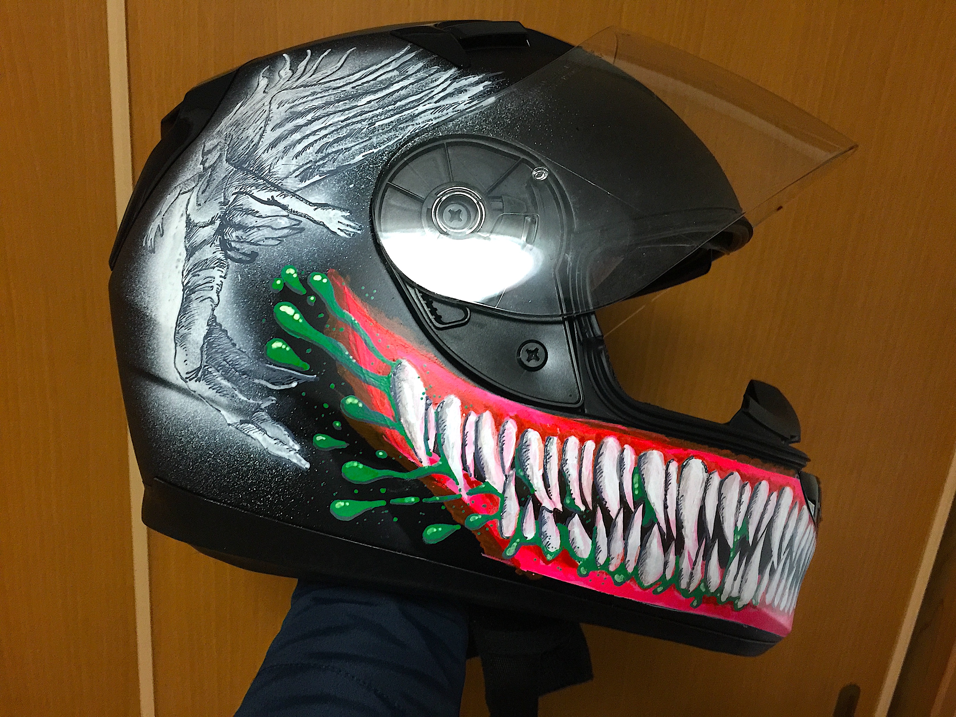 バイクの塗装、ヘルメットのカスタムペイント